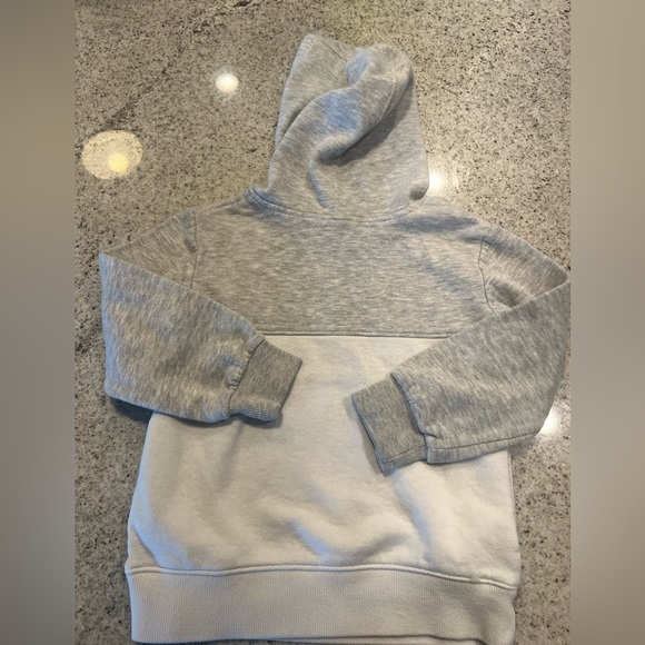 Under Armour Hoodie Sweatshirt Boys size 5 - Picture 5 of 5